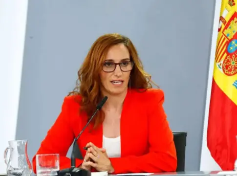 Sanidad Mónica García consulta medico Sanidad antepone un formulario web al criterio del médico: un programa decide ahora quién entra en la consulta