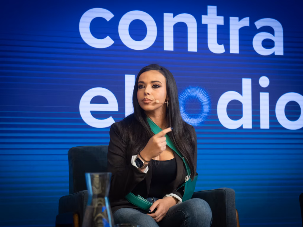 "Tengo a Vito Quiles y a otros dos matones a las puertas de mi casa": La grave denuncia de Sarah Santaolalla 1 Sarah Santaolalla y el supuesto historial de agresiones físicas denunciadas