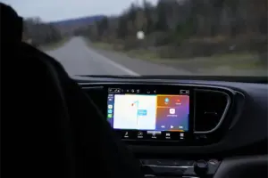 Tu viejo móvil se transforma en pantalla adicional para Android Auto en minutos