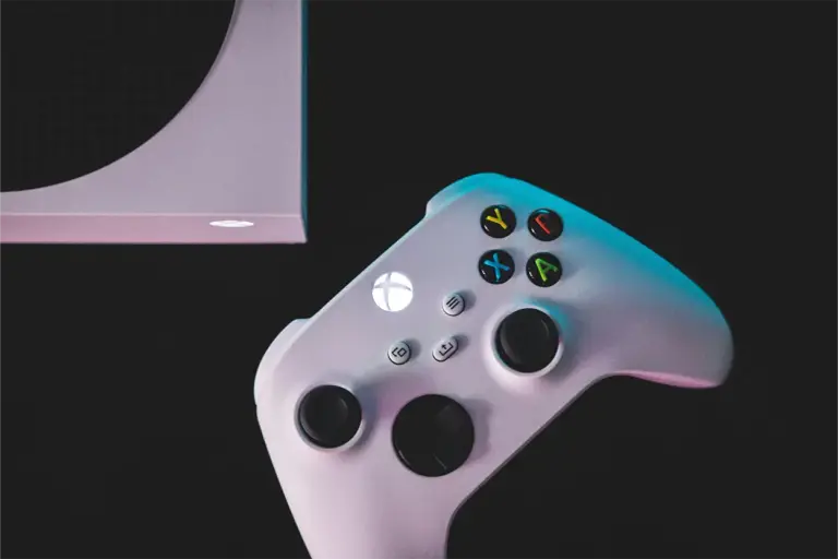 La CEO de Xbox reconoce: enseñar logos de PS5 fue un error y promete cambios