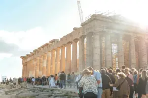 turismo masivo Atenas alcalde