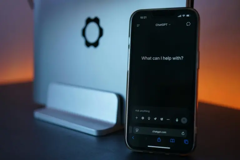 OpenAI prepara un ChatGPT low cost y los informes internos asustan