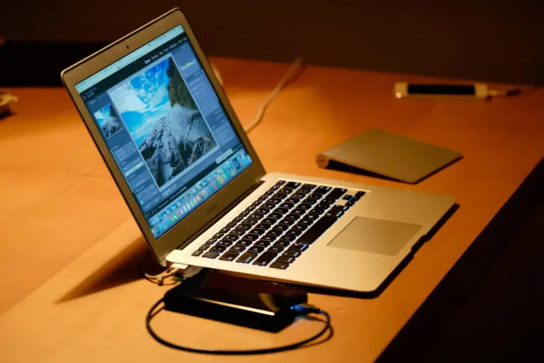 Desconexión digital en el trabajo: qué derechos te reconoce la ley y cómo te protege realmente