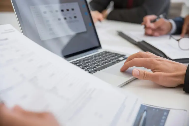 Gemini ya genera Word, Excel y PDFs gratis y va a por Copilot