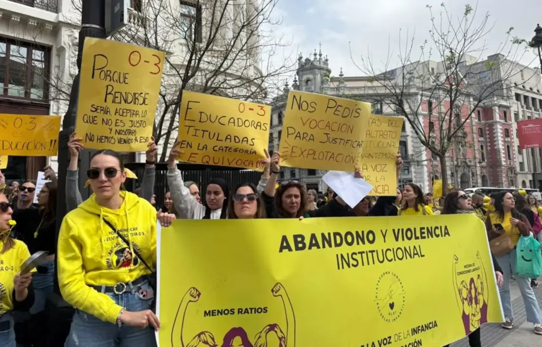 huelga indefinida educación infantil madrid Educadoras infantiles durante la huelga indefinida en Madrid