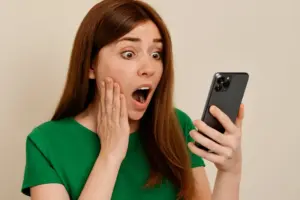 No cojas el teléfono si oyes la voz de un familiar: así funciona la estafa con IA que crece en España