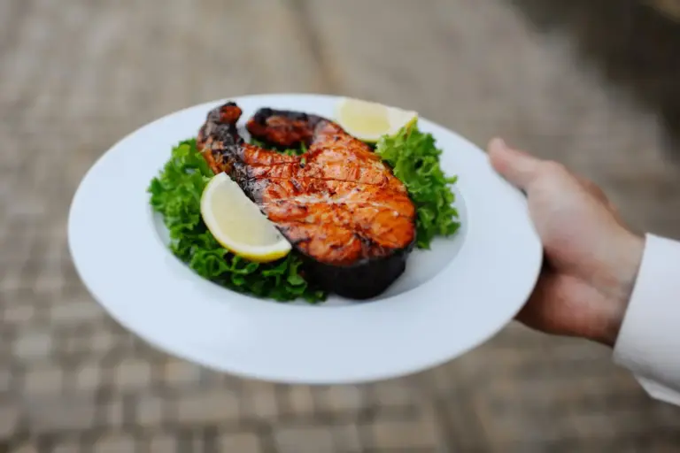 Trucos de cocina para que el pescado congelado sepa a fresco y puedas ahorrar en la cesta de la compra