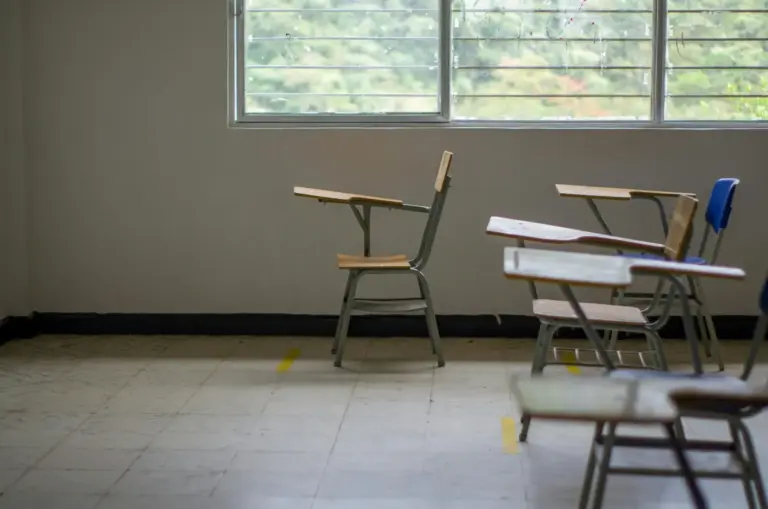 Estrés térmico en el trabajo: la Inspección da la razón a los docentes frente a la Generalitat