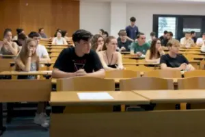 Revolución en la universidad: ser autónomo ya es la primera opción para uno de cada tres graduados