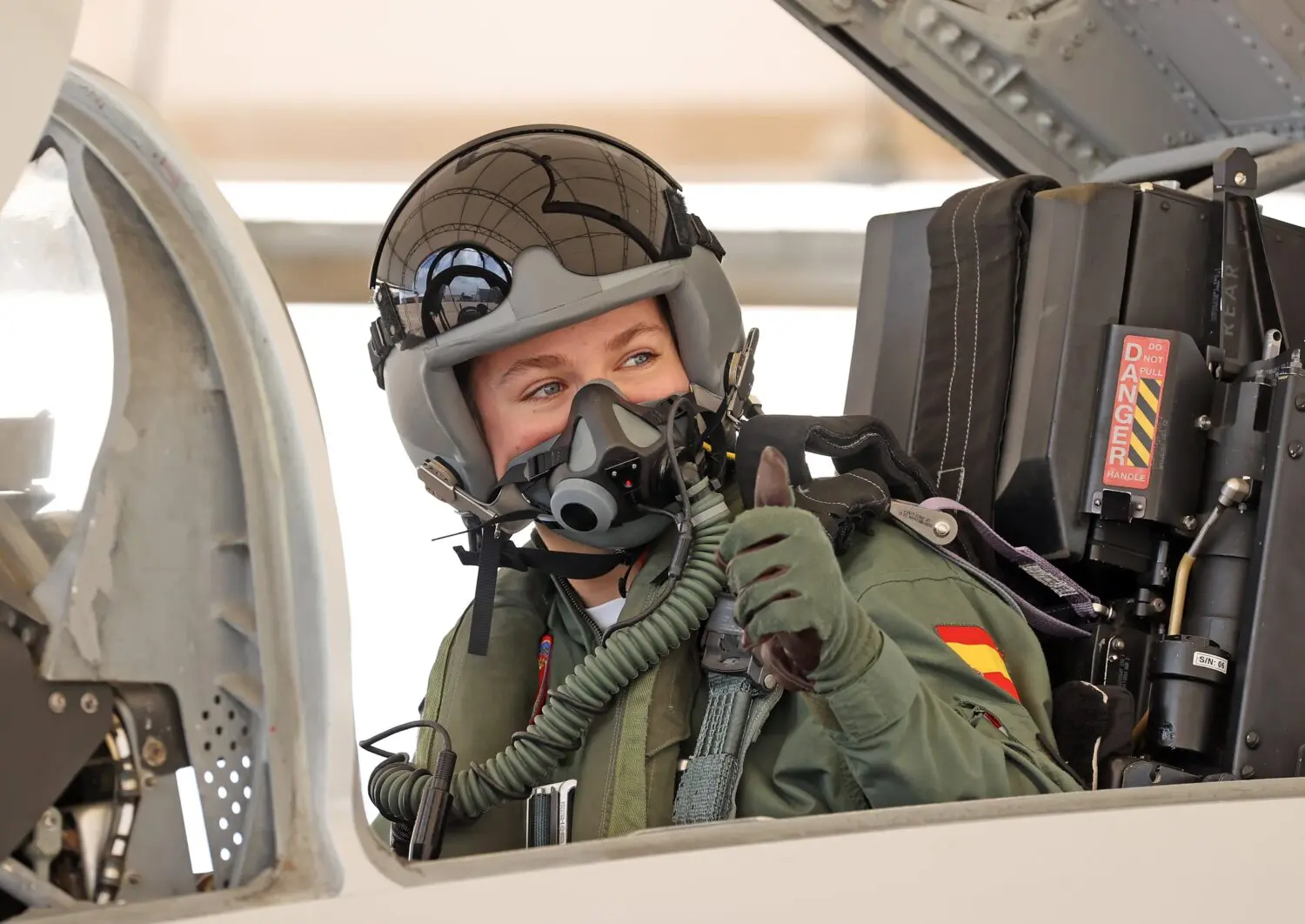 A lo 'Top Gun' y como en 'Supervivientes': El salto desde un helicóptero de la princesa Leonor desata pasiones | Fuente: Casa de S.M el Rey A lo 'Top Gun' y como en 'Supervivientes': El salto desde un helicóptero de la princesa Leonor desata pasiones