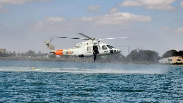 A lo 'Top Gun' y como en 'Supervivientes': El salto desde un helicóptero de la princesa Leonor desata pasiones 4 Un salto de helicóptero protagonizado por la princesa Leonor que arrasa en redes