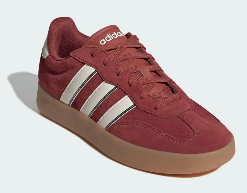 Zapatillas Adidas rebajadas: las Barreda de ante color vino tinto cuestan menos de 40 euros 1 Adidas Barreda vino tinto