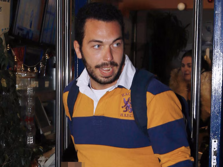 Alberto IslaEl giro de vida de Alberto Isla: se casa en secreto con una mujer totalmente alejada de la televisión El giro de vida de Alberto Isla: se casa en secreto con una mujer totalmente alejada de la televisión