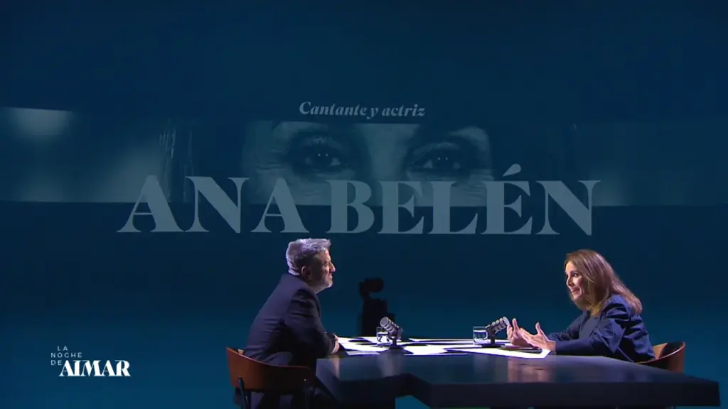 Ana Belén zanja a Abascal: "Prefiero una democracia con Felipe VI que una república con Vox" 4 Ana Belén rinde homenaje a sus sólidas amistades y su duradero matrimonio