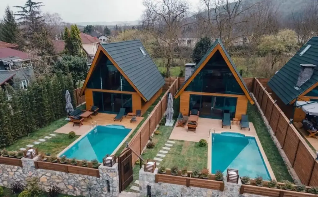 Amazon liquida esta casa prefabricada triangular con cocina y doble altura por menos de 17.000 euros 1 Casa prefabricada Amazon