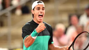 Cerúndolo, el hombre que eliminó a Sinner, gana una maratón de 6 horas y se planta en octavos de Roland Garros