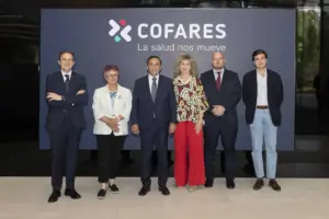 Cofares abre sus puertas a representantes de la Comisión de Sanidad del Congreso para mostrar su modelo logístico