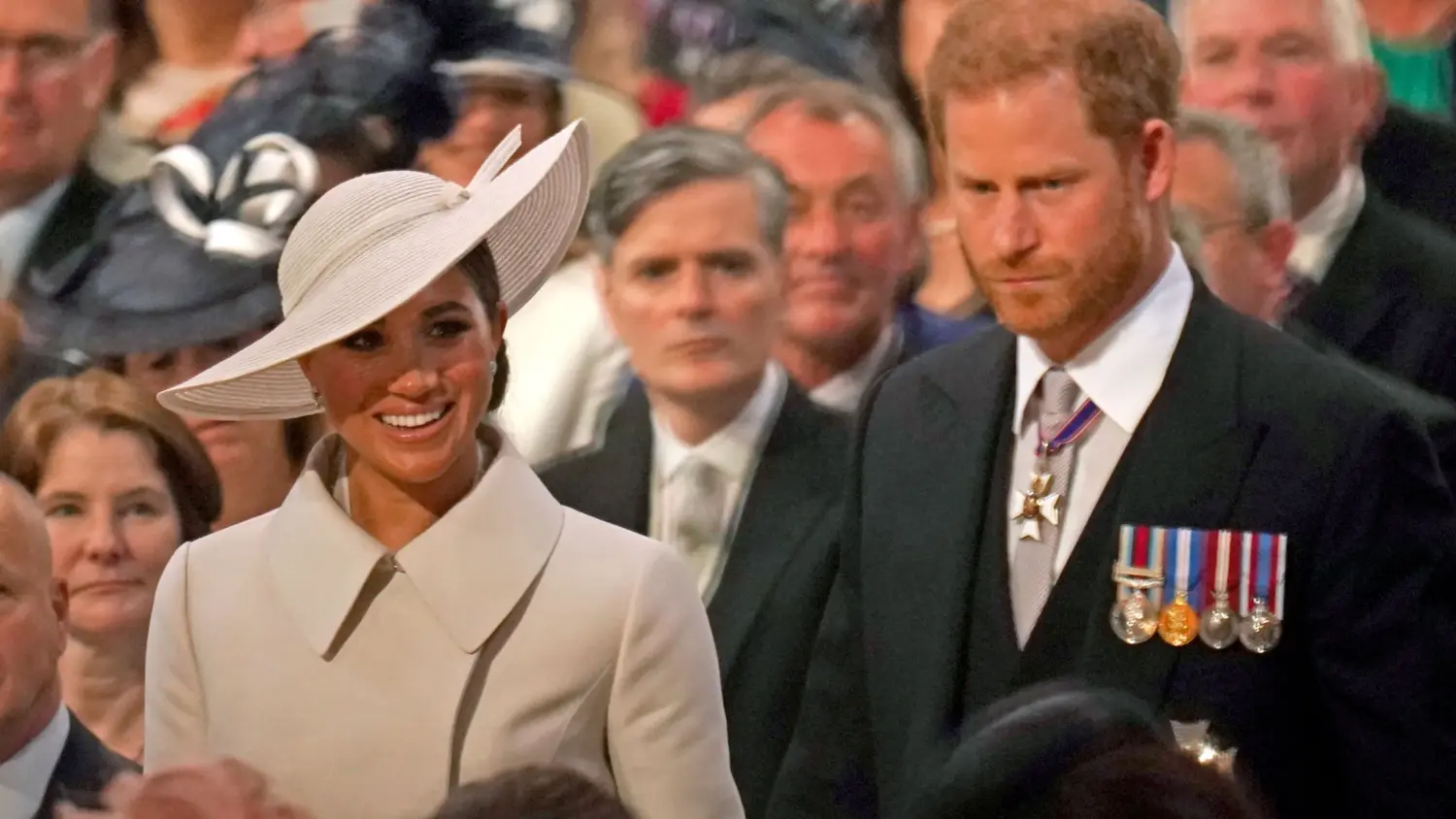El alto coste del obsequio entregado por el príncipe Harry | Fuente: Europa Press El alto coste del obsequio entregado por el príncipe Harry
