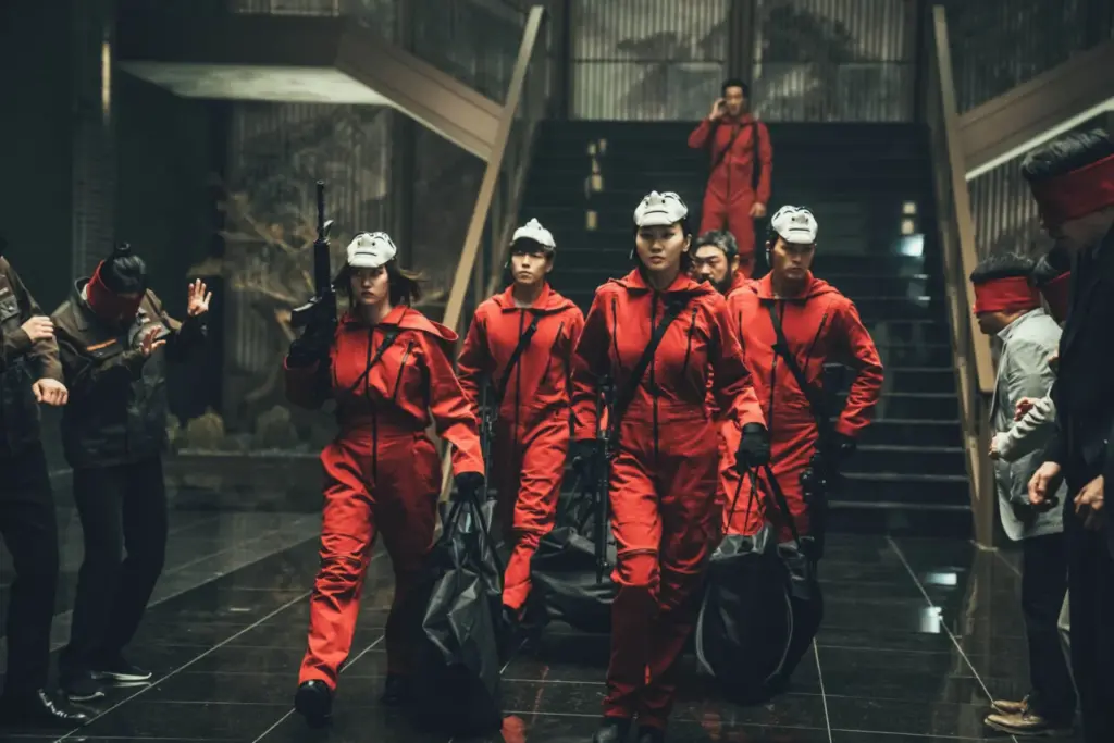 Netflix enciende las redes con un enigmático avance que confirma que 'La casa de papel' continuará expandiéndose 1 El futuro de 'La casa de papel' al descubierto con una pista reveladora
