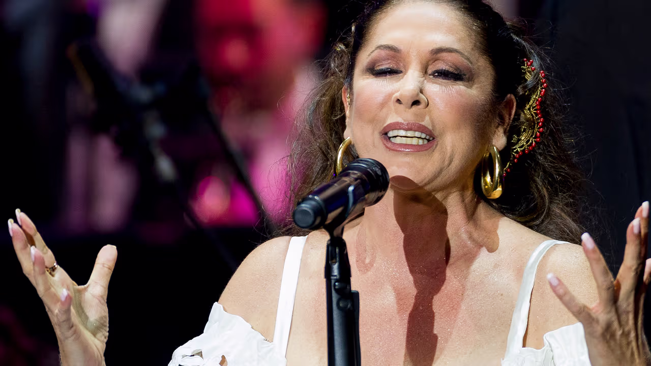 El recuerdo imborrable de Juan Gabriel para Isabel Pantoja | Fuente: Univision El recuerdo imborrable de Juan Gabriel para Isabel Pantoja