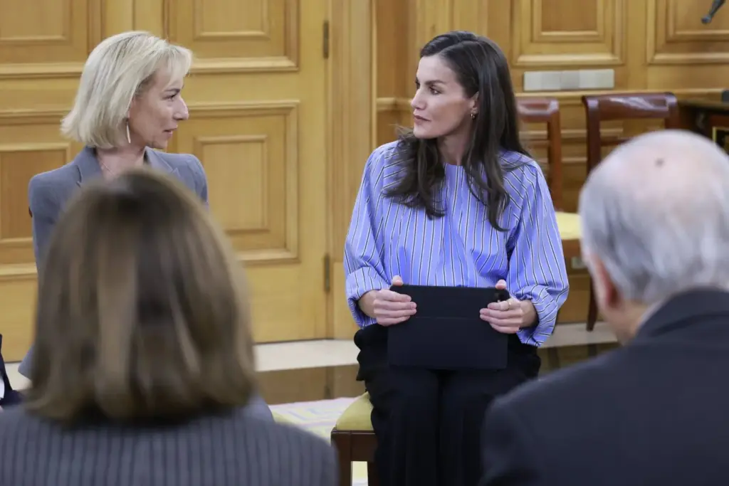 La faceta más solidaria de la reina Letizia según los directivos de su etapa en los diarios