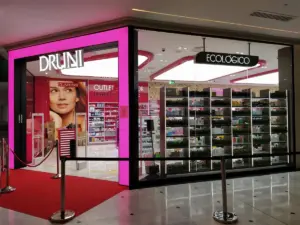 La tendencia de uñas 3D más buscada en Europa triunfa en Druni por menos de 10 euros