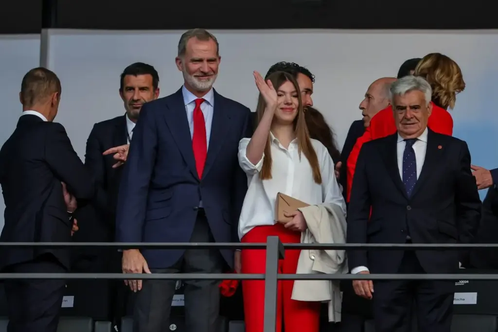 Felipe VI: El gran ausente en la graduación de Sofía 2 La toma de posesión en Ecuador reclama al monarca