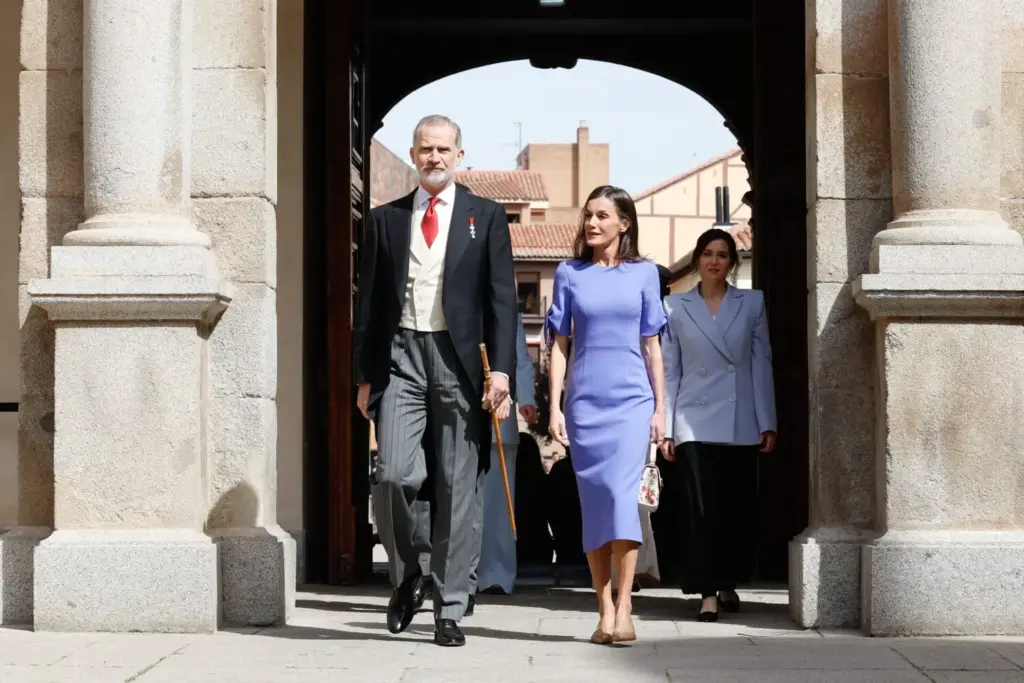 Los inicios de la reina Letizia en los informativos y su notable evolución en la pantalla