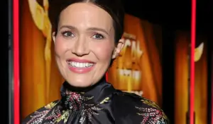 El zasca de Mandy Moore a Ashley Tisdale por el ensayo del grupo de madres tóxicas que ha incendiado las redes