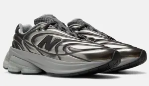 Las New Balance RC56 llegan para hundir a las Samba: las llaman 'el Ferrari de las zapatillas'