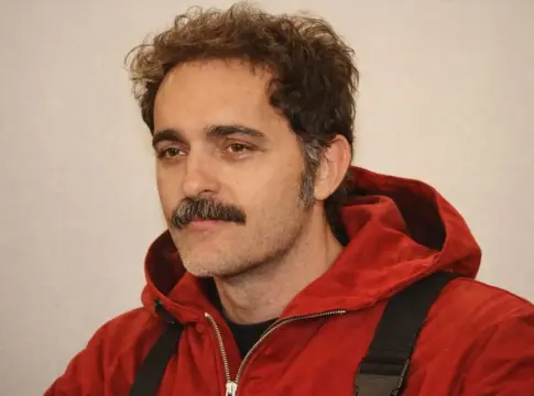 El robo más elegante de Netflix: Pedro Alonso regresa como Berlín en una serie que promete superar a 'La Casa de Papel' El robo más elegante de Netflix: Pedro Alonso regresa como Berlín en una serie que promete superar a 'La Casa de Papel'