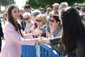 Se hace viral la reacción de la reina Letizia al recibir una propuesta incómoda en público