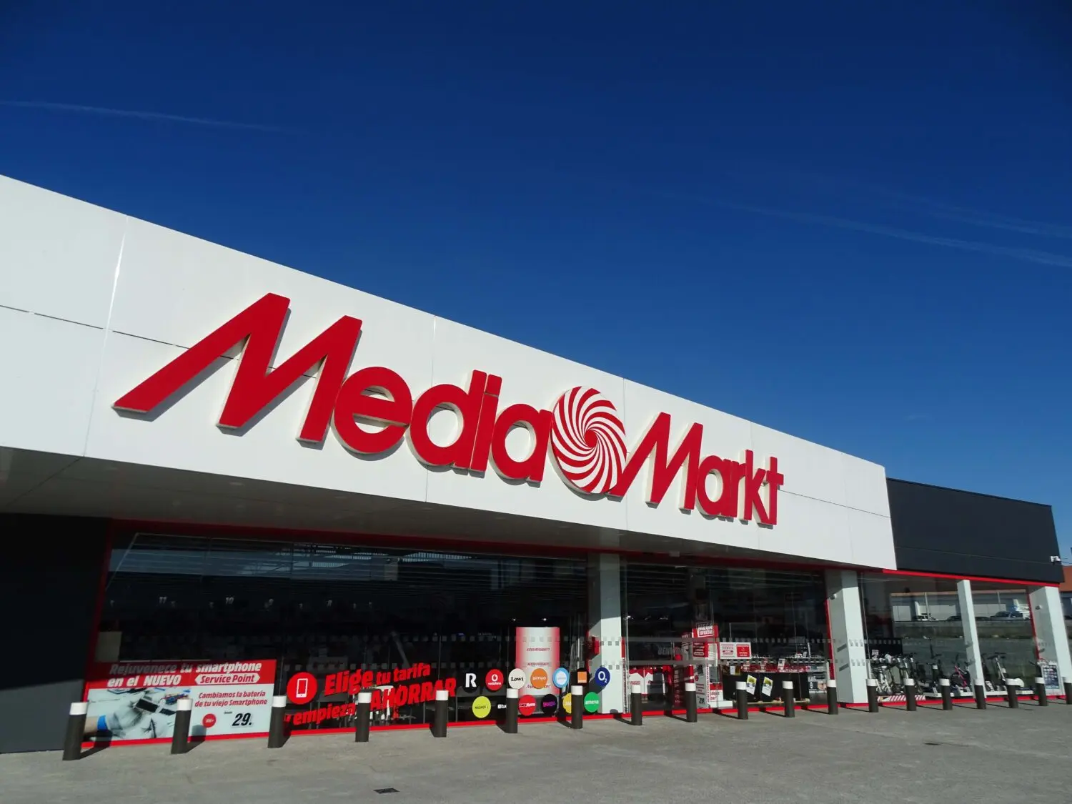 Vas a alucinar con la rápida transformación de tu cabello con la plancha de aire de Cecotec a precio reducido en Mediamarkt | Fuente: MediaMarkt Vas a alucinar con la rápida transformación de tu cabello con la plancha de aire de Cecotec a precio reducido en Mediamarkt
