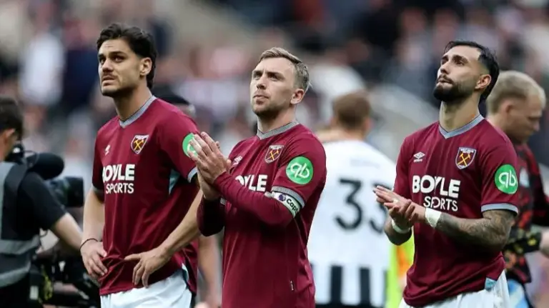 El West Ham desciende a Segunda tras 14 años: el golpe que también se lleva a los mexicanos del club