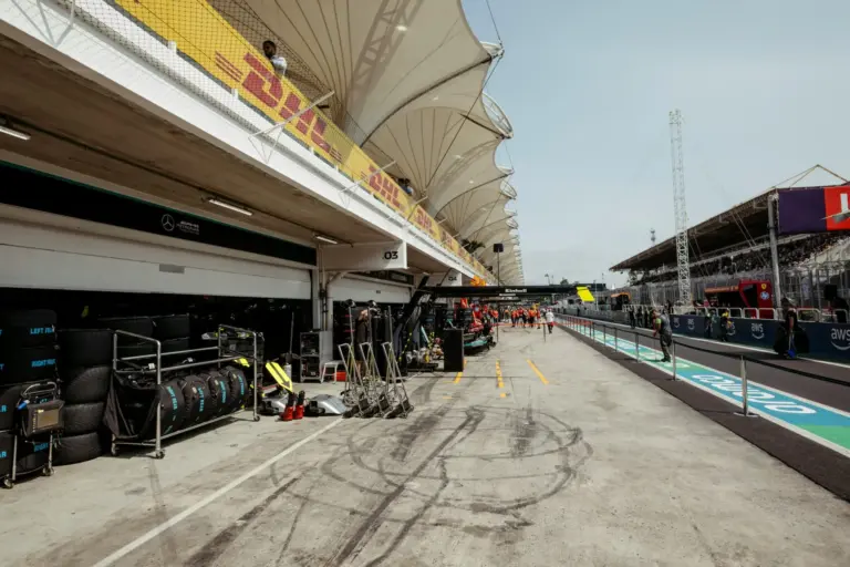 Alonso suelta el chiste del GP de Miami: pole en pañales
