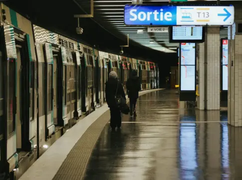 efecto-seguir-desconocido-metro-portada efecto seguir desconocido metro