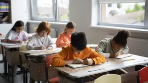 Calor en colegios: Aulas sin aire con temperaturas de hasta 37°C en mayo
