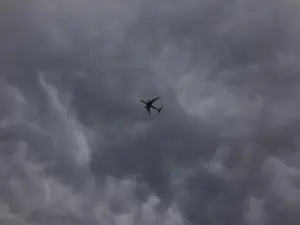 Los factores que indican que habrá más turbulencias este verano