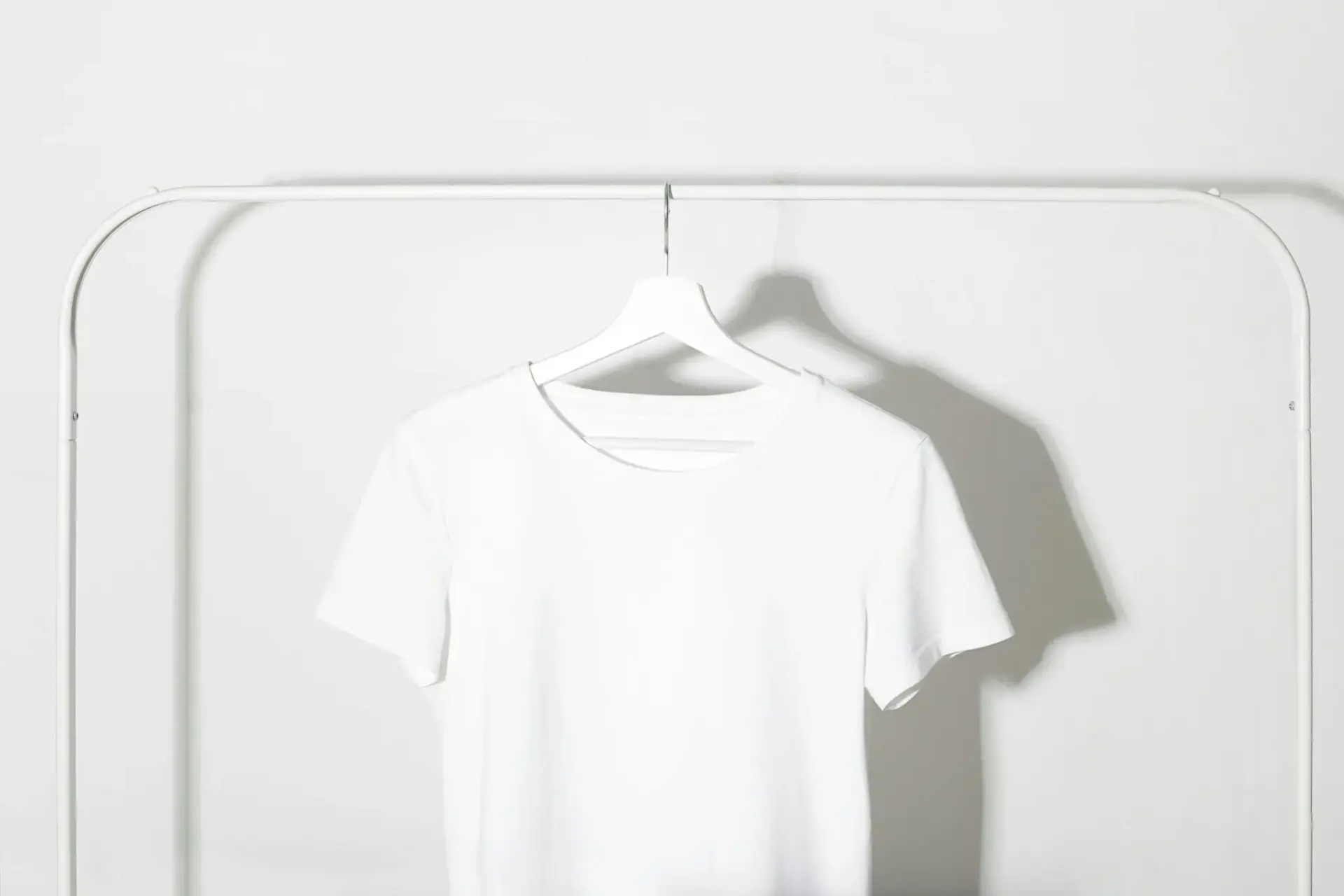mejores-camisetas-blancas-algodon-mujer-portada mejores camisetas blancas algodón