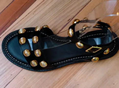 sandalias-tachuelas-zara-2026-portada sandalias tachuelas Zara 2026