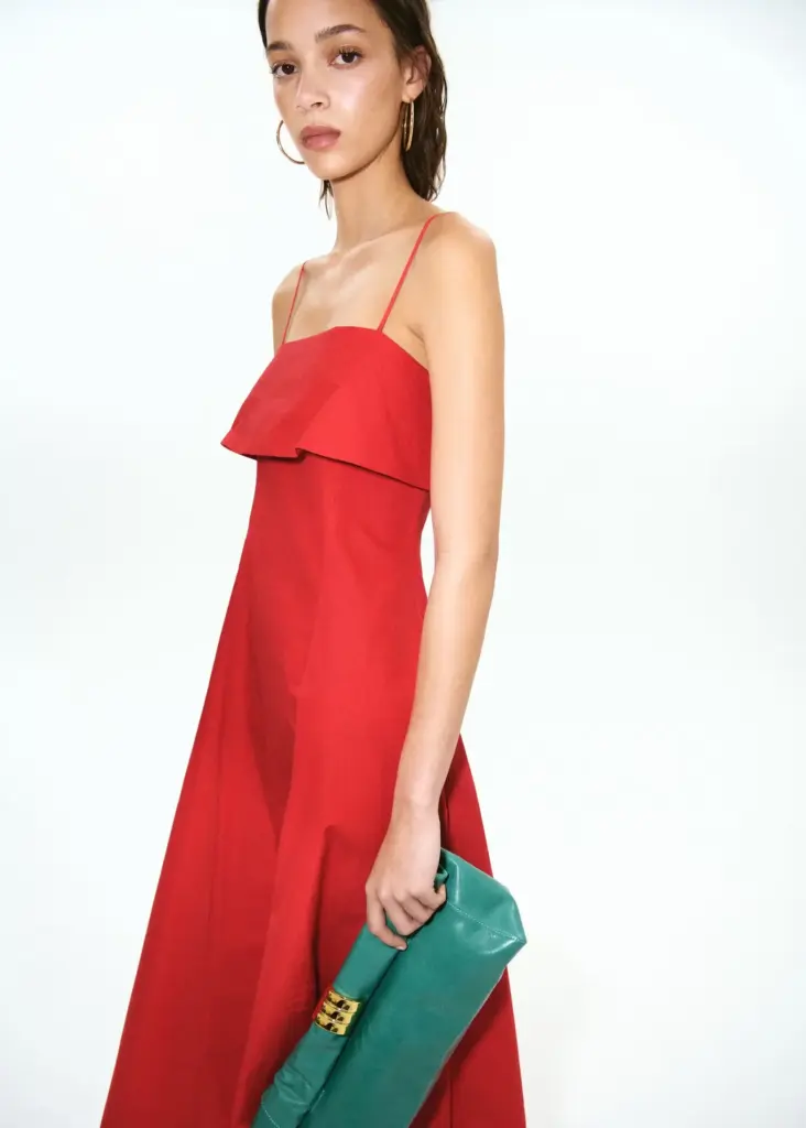 El vestido rojo Mango que supera a Zara para tus fiestas de verano 1 vestido rojo Mango