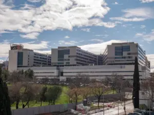 Madrid tiene mejores listas de espera en grandes especialidades quirúrgicas que la media nacional