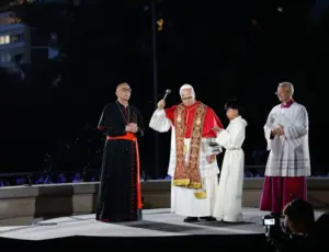 "No se puede creer en Jesús y promover la guerra": El papa León XIV cuestiona la doble moral desde la Basílica de la Sagrada Familia de Barcelona