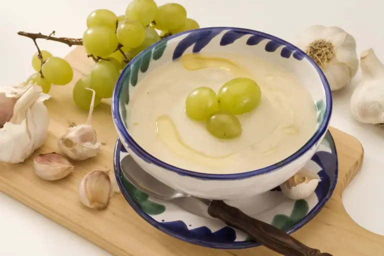 La receta de ajoblanco que sale cremoso y refrescante perfecto para el verano
