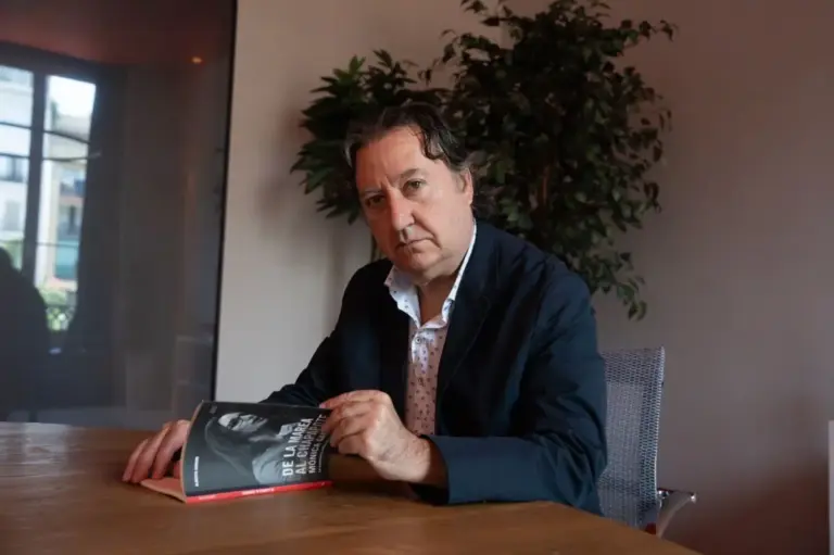 Un nuevo libro analiza la gestión de la ministra de Sanidad, Mónica García
