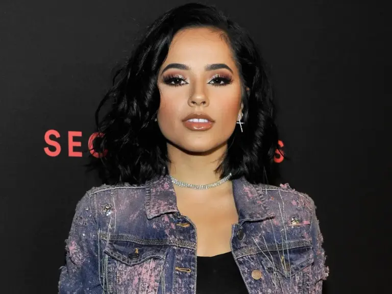 Becky G desvela ‘Baraja Bendita’, su quinto álbum, y lanza el single ‘Patrona’