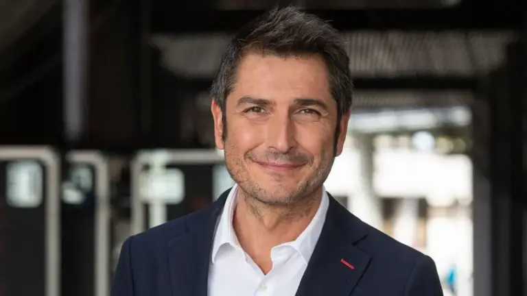 El periodista Carlos del Amor gana el Premio Nacional de Periodismo Cultural 2026 y nos enseña a mirar el arte