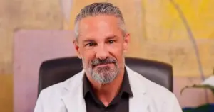David Céspedes, experto en longevidad: toma una cucharada de crema de cacahuete antes de dormir y duerme del tirón