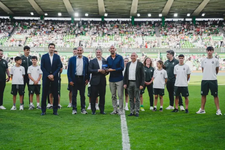 El Racing recibe la certificación de AENOR y LALIGA que acredita la excelencia formativa de las canteras del fútbol profesional
