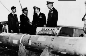 El día que Palomares "llovió" uranio: el baño de Manuel Fraga en Almería para demostrar que las bombas yanquis no quemaban